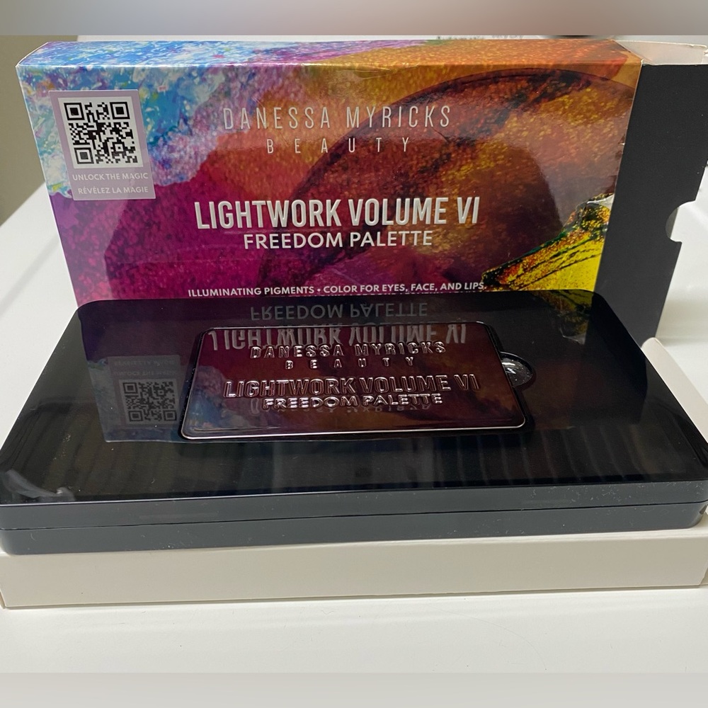 Danessa Myricks Lightwork Volume VI Freedom Palette - Picture 2 of 4